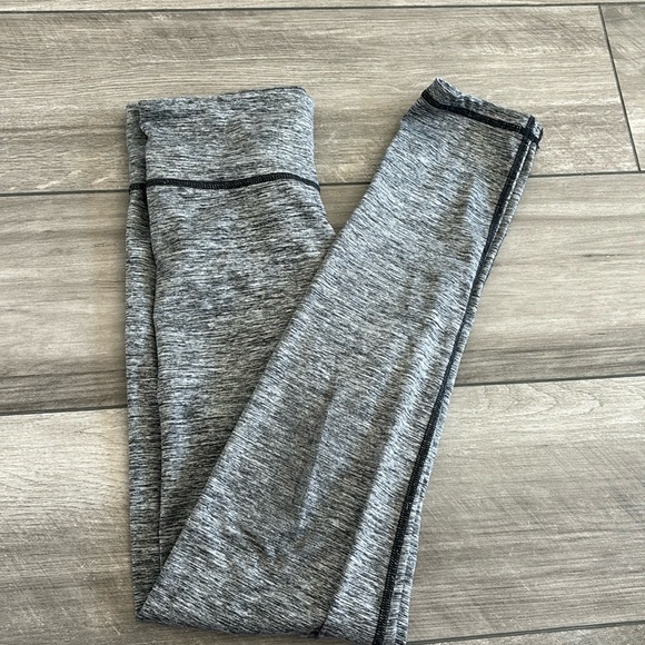 Women’s XS Adidas leggings, gray, and black - Picture 1 of 4
